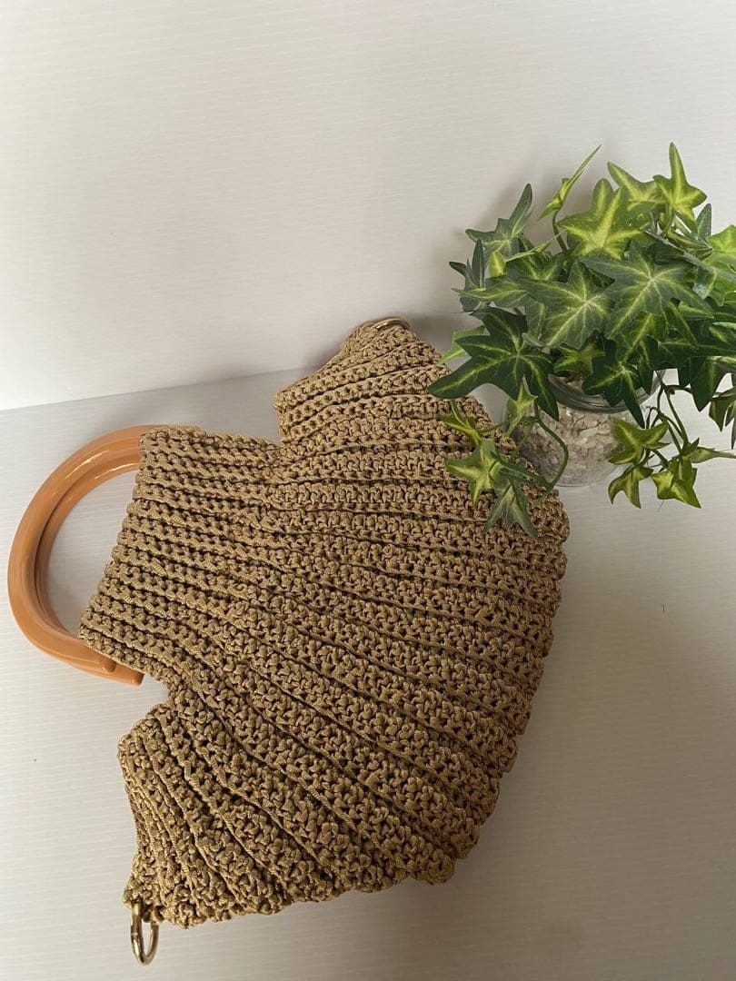一点もの ハンドメイド ゴールド編みバッグ 木製ハンドル パール装飾付き