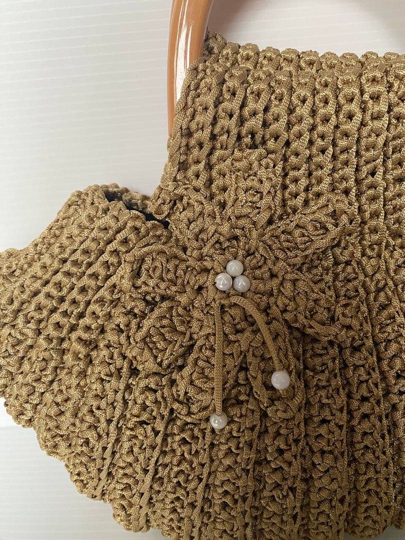 一点もの ハンドメイド ゴールド編みバッグ 木製ハンドル パール装飾付き