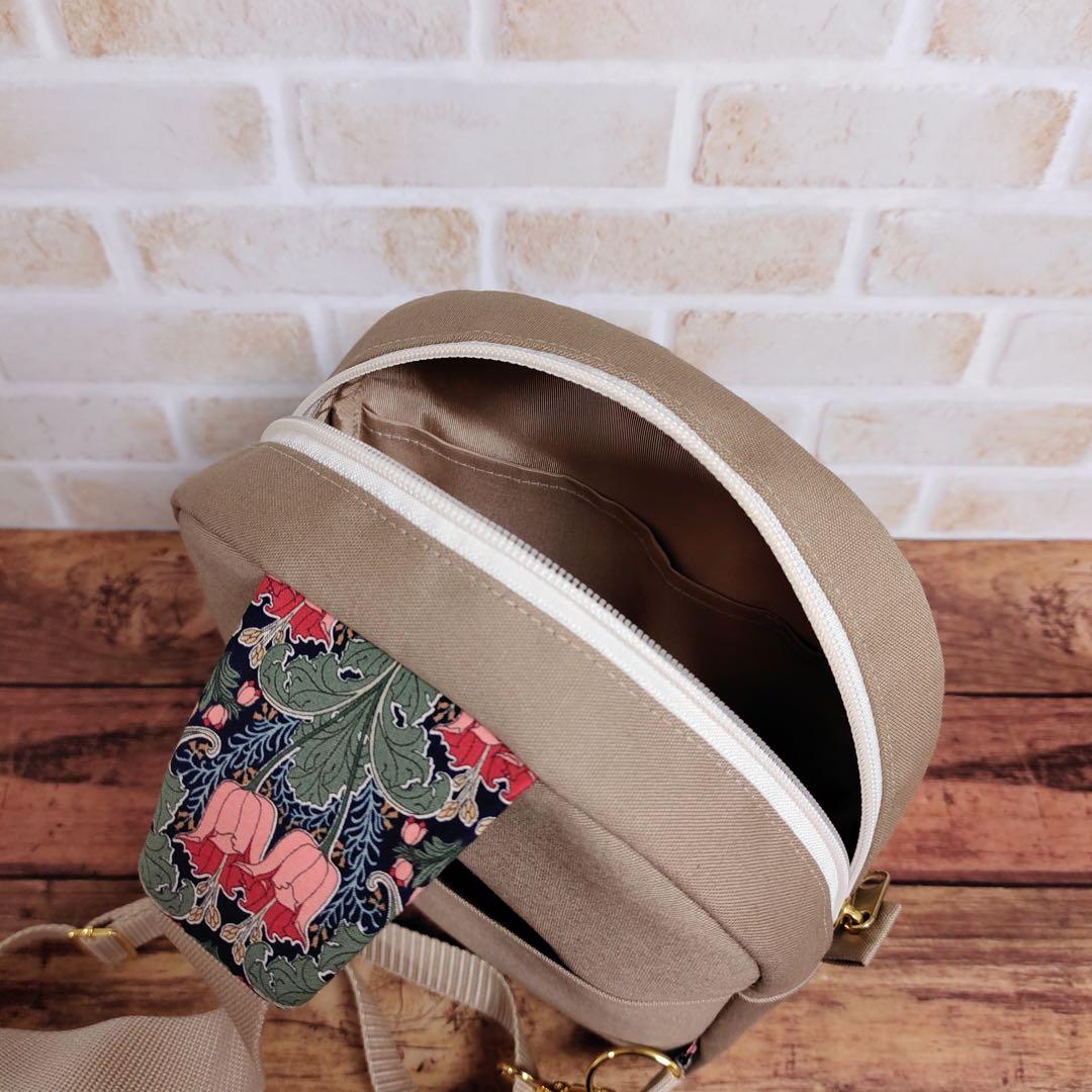 【仕様変更特価】エレガント ボディバッグ　花柄　ベージュ　上品　おしゃれ