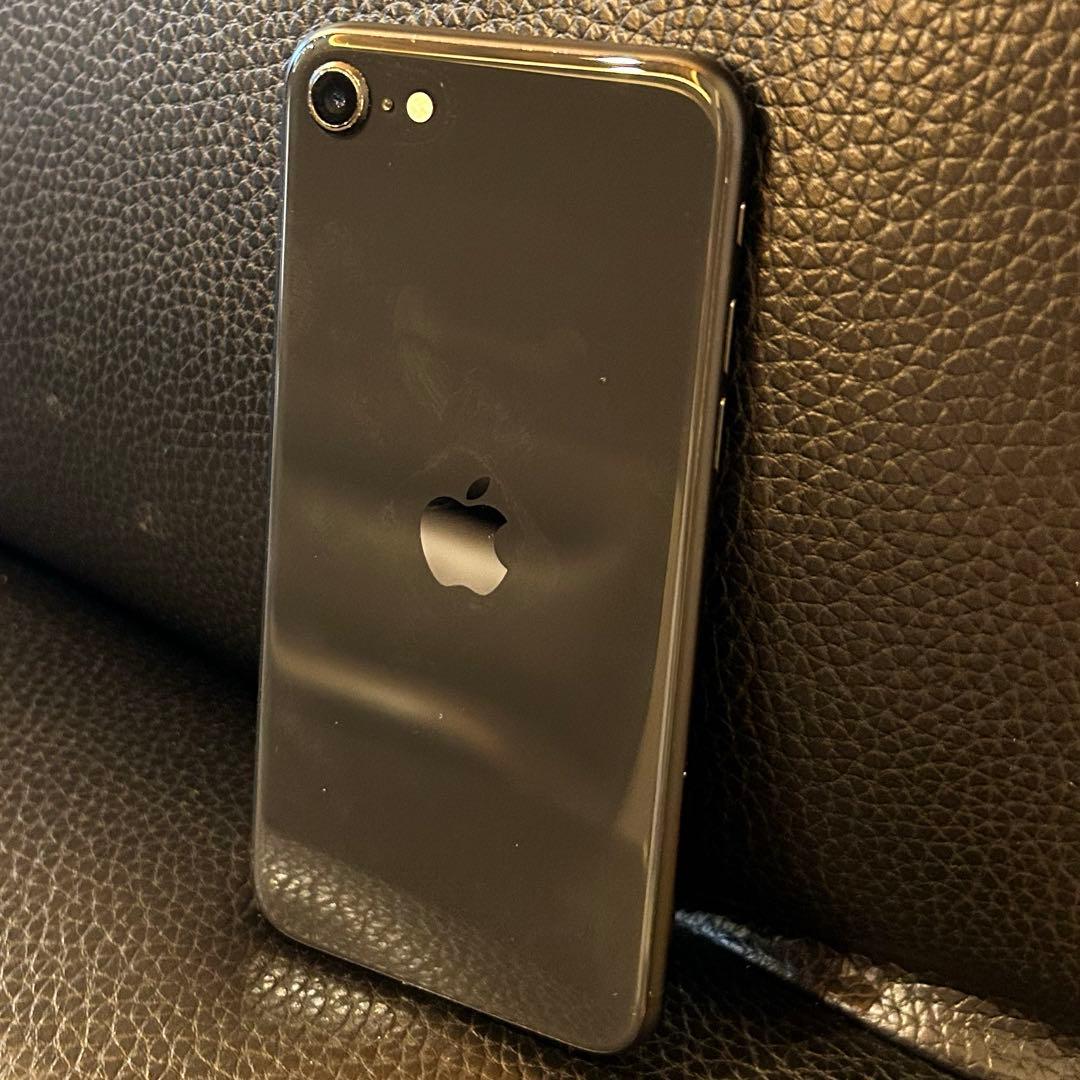 Apple iPhone SE2 64G ブラック 本体