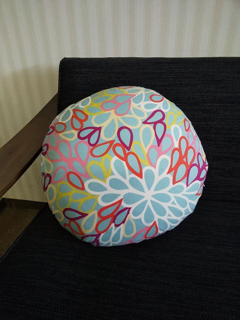 羽毛ラウンドクッション Jocomomola ホコモモラ