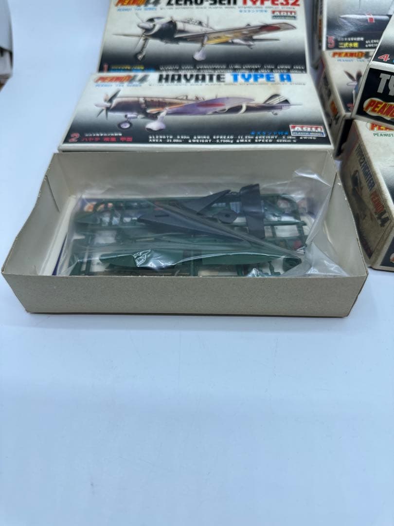 PEANUT 1/144 航空機プラモデルセット