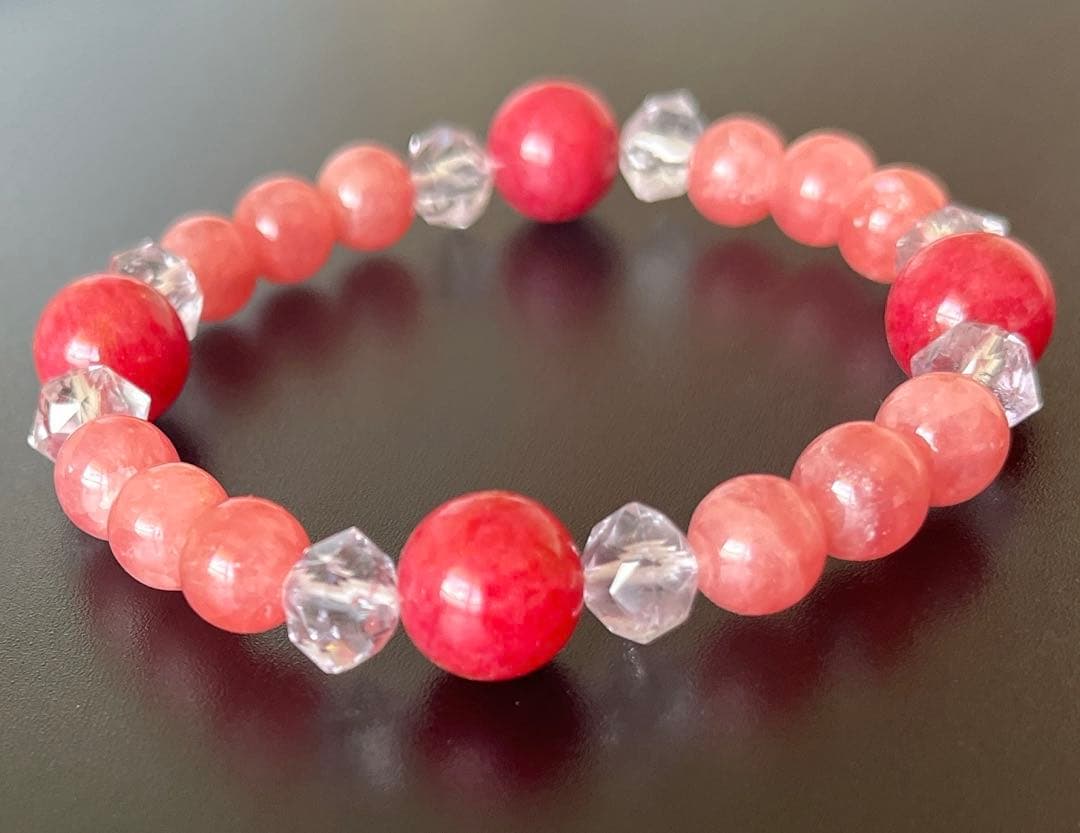 心にやさしく寄り添う　愛と癒しの天然石ブレスレット（15cm・一点物）