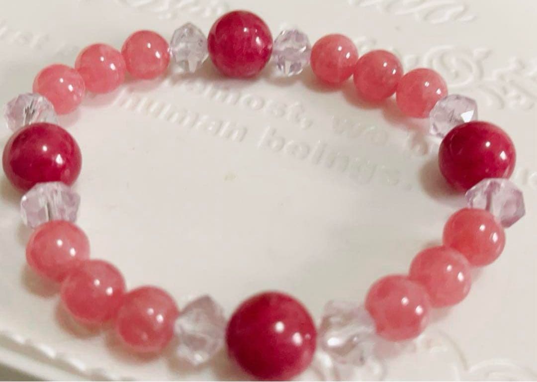 心にやさしく寄り添う　愛と癒しの天然石ブレスレット（15cm・一点物）