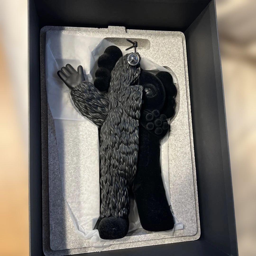 メディコムトイ KAWS カウズ KACHAMUKKU ブラック ガチャピン