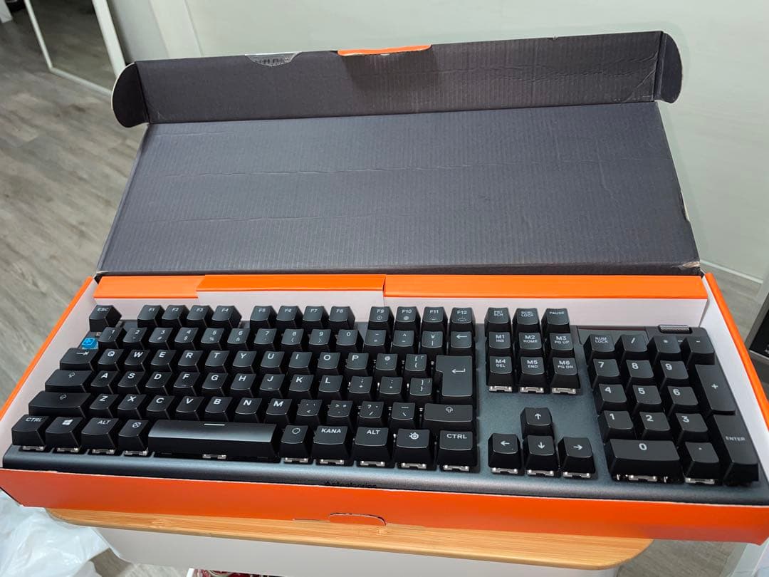 steelseries APEX 5 ハイブリッドメカニカルキーボード