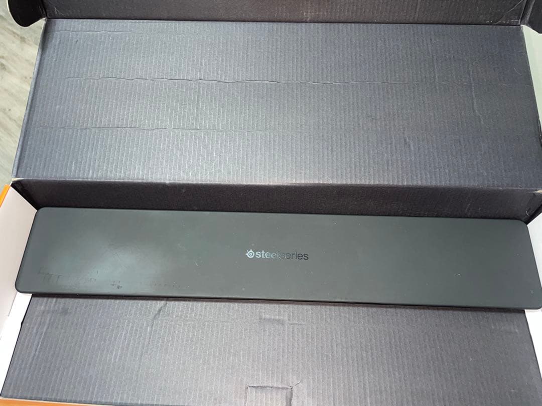 steelseries APEX 5 ハイブリッドメカニカルキーボード