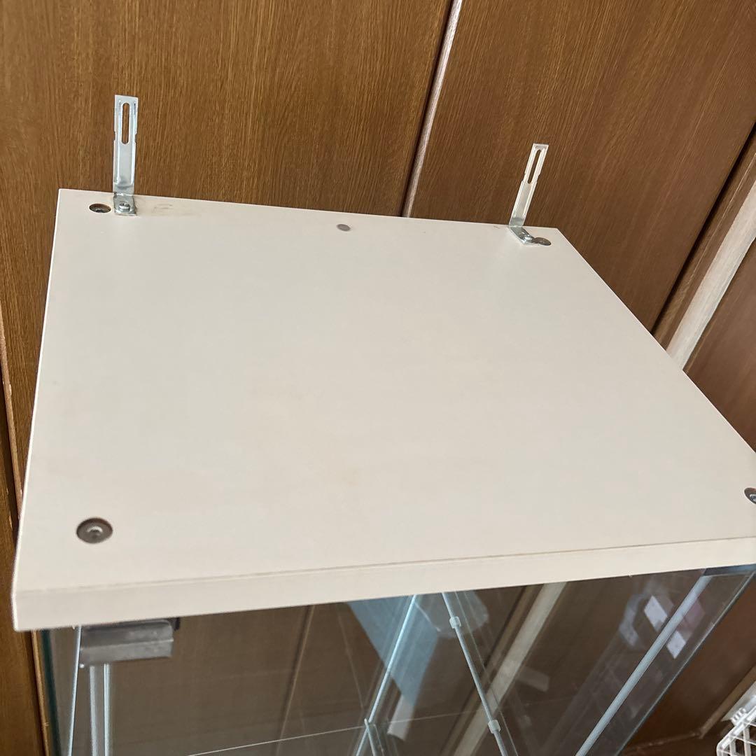 イケヤ　ガラスコレクション棚