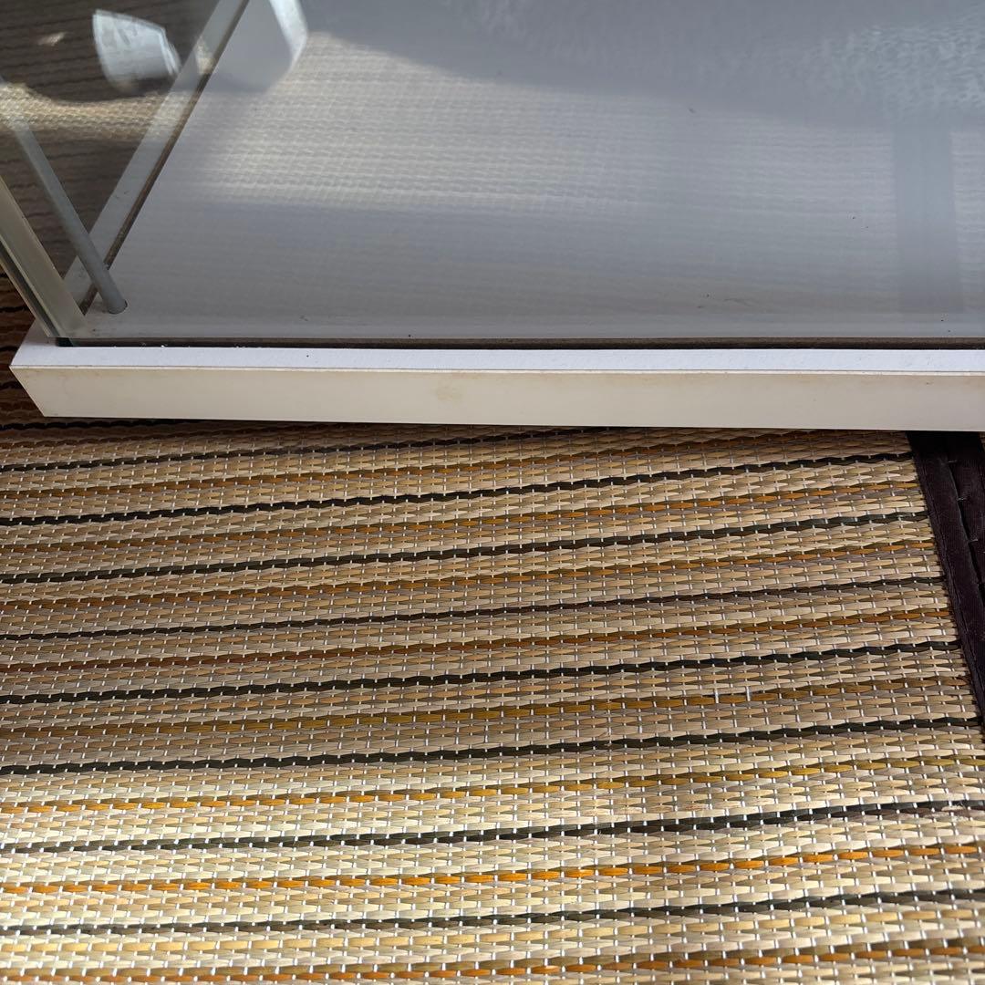 イケヤ　ガラスコレクション棚