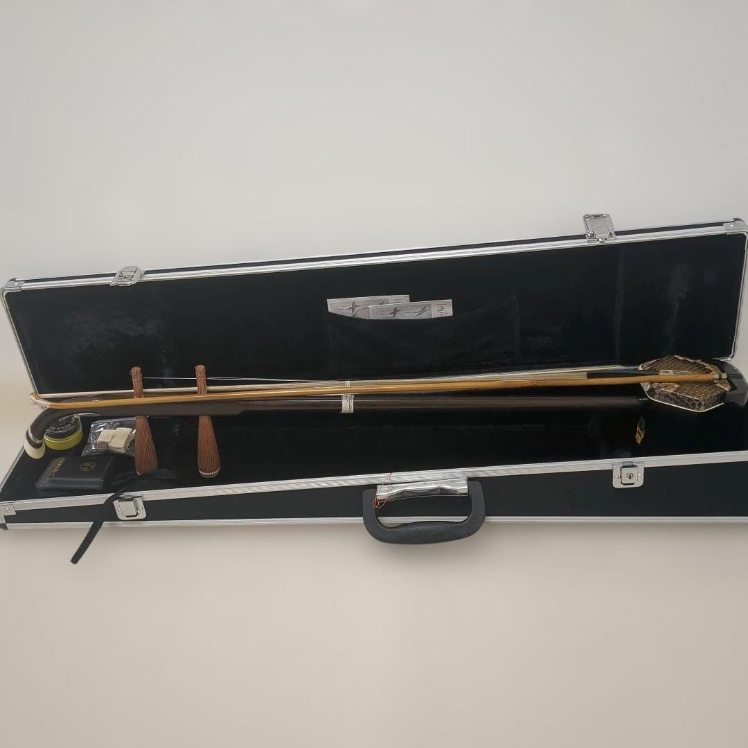 二胡　敦煌牌 上海民族楽器 ケース付き 蛇皮 弦楽器 入門用 六角筒