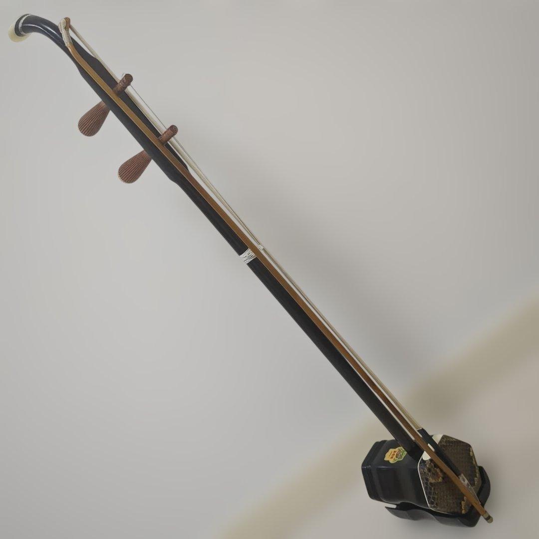 二胡　敦煌牌 上海民族楽器 ケース付き 蛇皮 弦楽器 入門用 六角筒