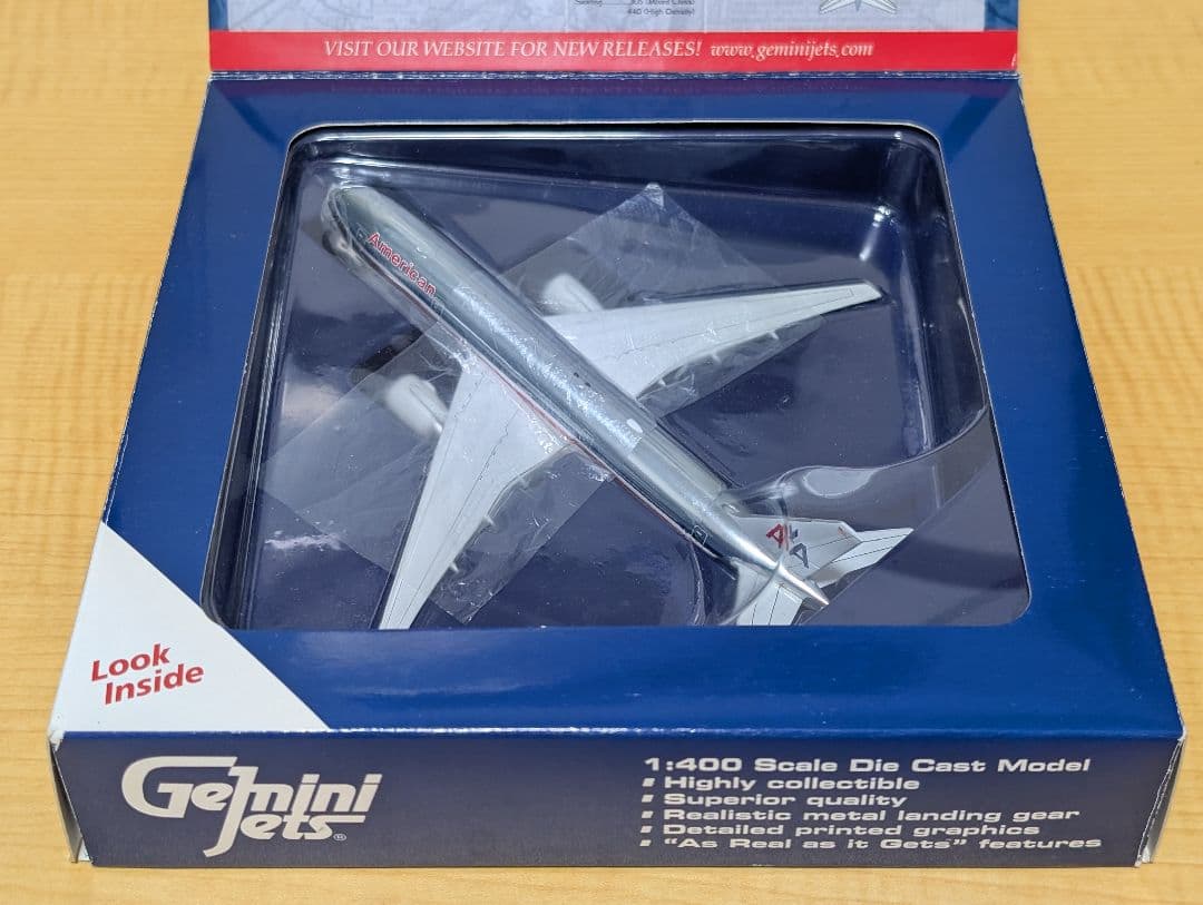 航空機・ヘリコプター American Airlines B777-200ER 1:400