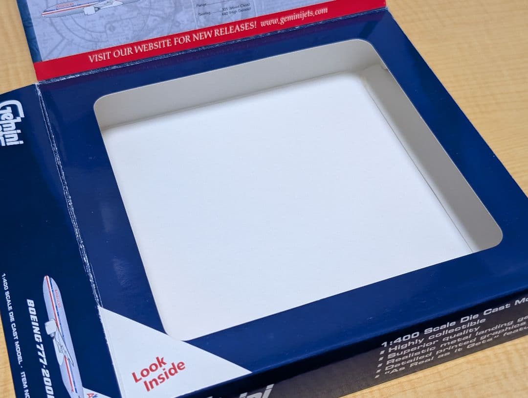 航空機・ヘリコプター American Airlines B777-200ER 1:400