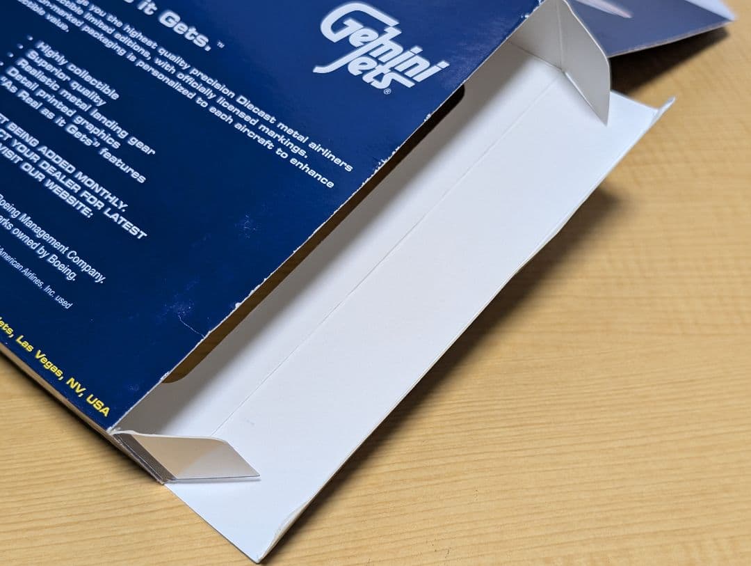 航空機・ヘリコプター American Airlines B777-200ER 1:400