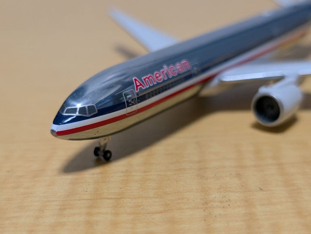 航空機・ヘリコプター American Airlines B777-200ER 1:400