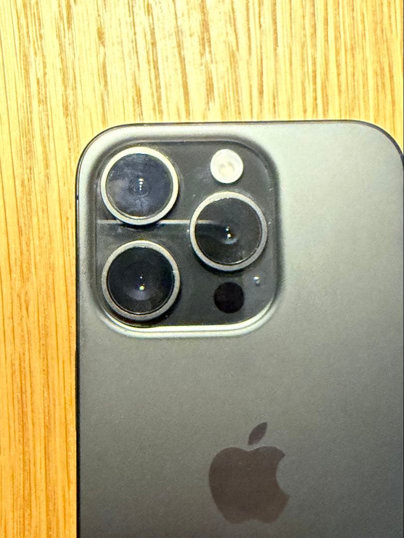 Apple iPhone 15 Pro ブラック 本体　128GB SIMフリー