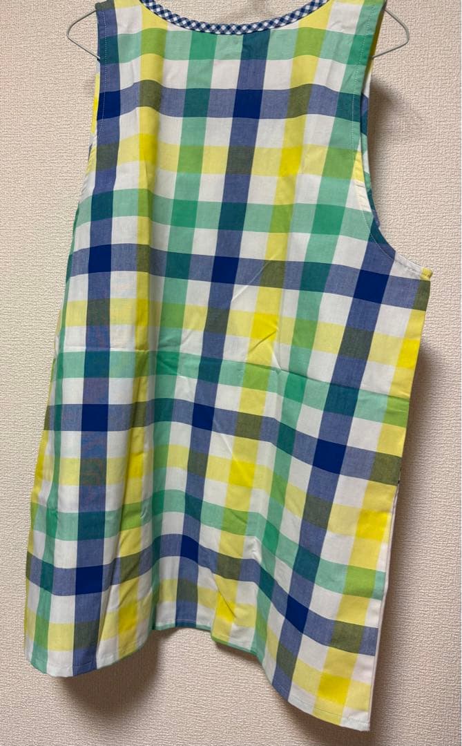 ディズニー　エプロン　新品未使用タグ付き　保育士　介護士　キャラクター　大人