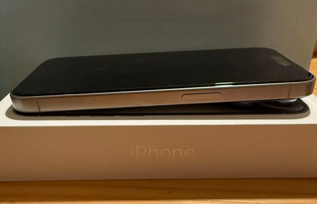 Apple iPhone 15 Pro 256GB 美品