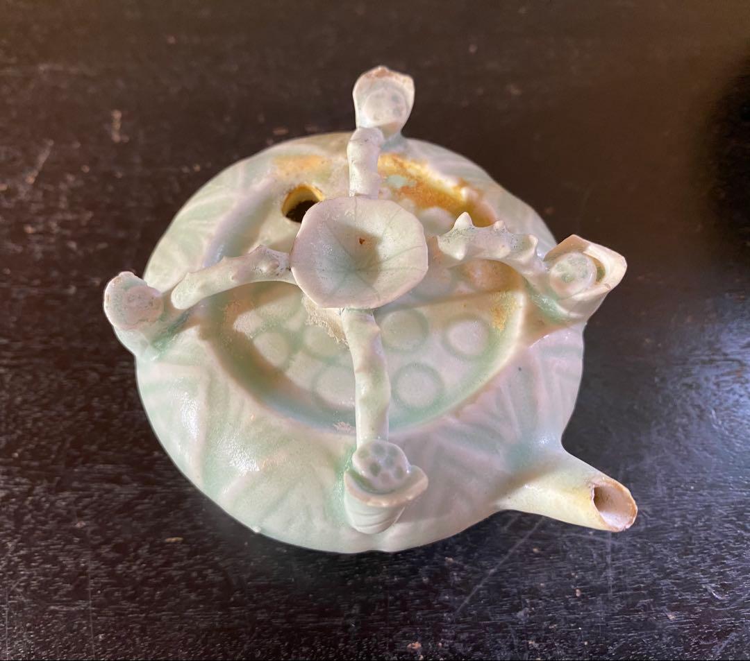 アンティーク・青白磁(影青)・蓮華形　水滴・唐木鑑賞ケース付き•２点セット　レア