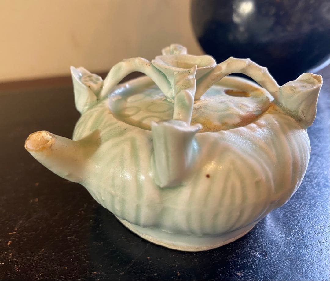 アンティーク・青白磁(影青)・蓮華形　水滴・唐木鑑賞ケース付き•２点セット　レア