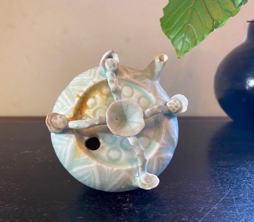 アンティーク・青白磁(影青)・蓮華形　水滴・唐木鑑賞ケース付き•２点セット　レア