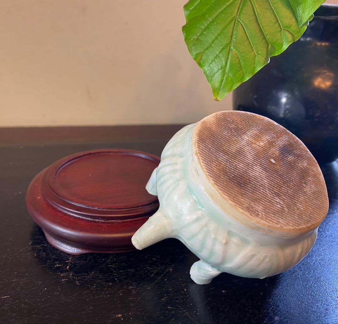 アンティーク・青白磁(影青)・蓮華形　水滴・唐木鑑賞ケース付き•２点セット　レア