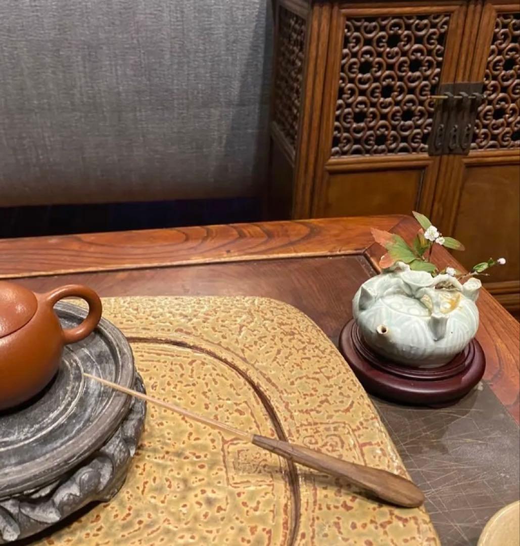 アンティーク・青白磁(影青)・蓮華形　水滴・唐木鑑賞ケース付き•２点セット　レア