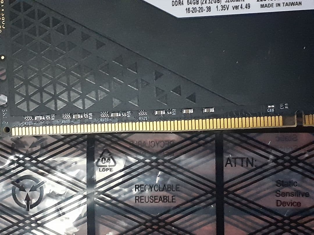 corsair vengeance DDR4 メモリ　32GB×1 訳あり品