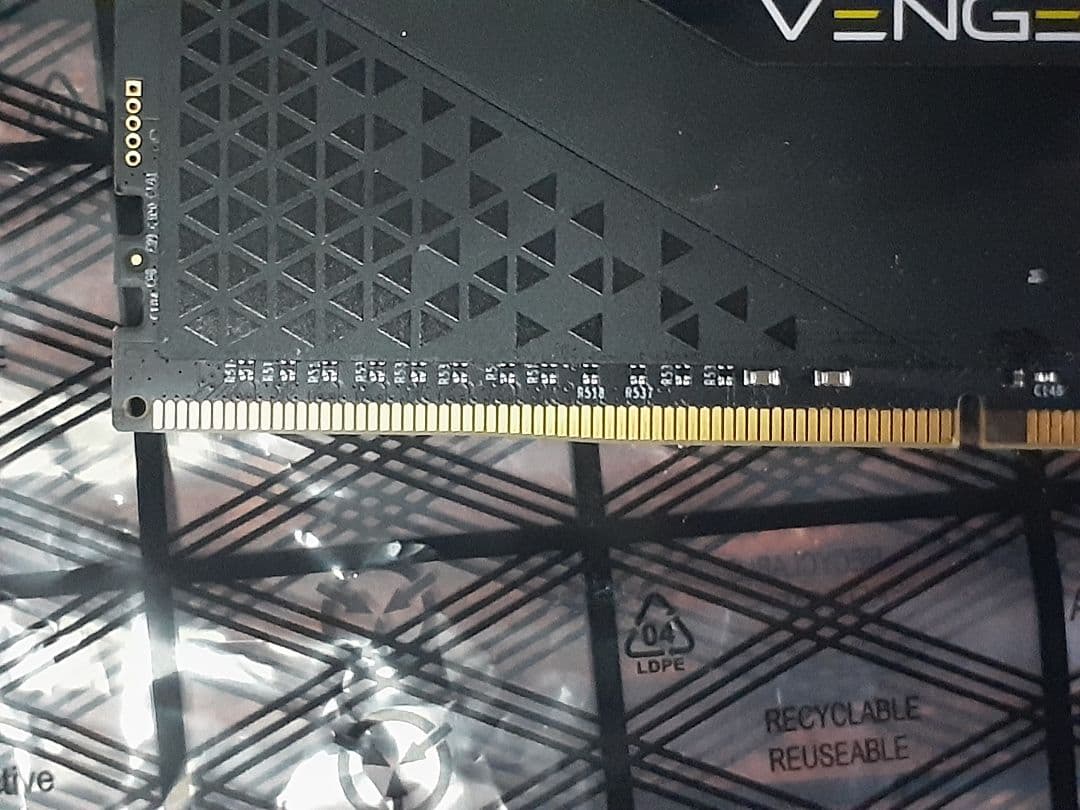 corsair vengeance DDR4 メモリ　32GB×1 訳あり品