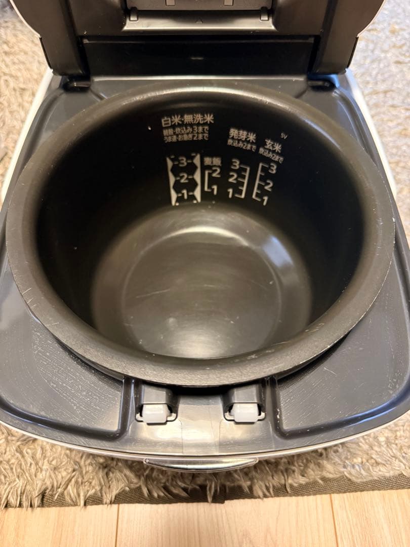 三菱電機 NJ-SV06R-W 炊飯器 0.63L 2021年製