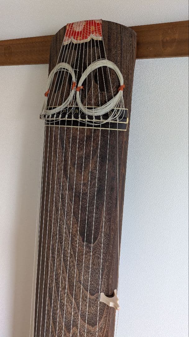伝統的な琴 13弦