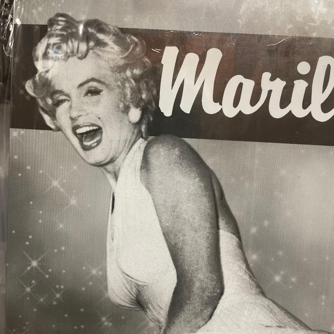 新品未開封未掲示品Marilyn Monroe モノクロ鉄製ポスター