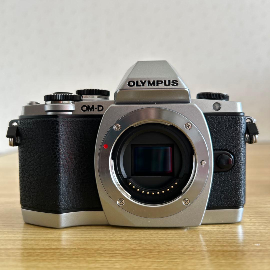 ★ジャンク品★OLYMPUS OM-D E-M10 パンケーキレンズ２個セット