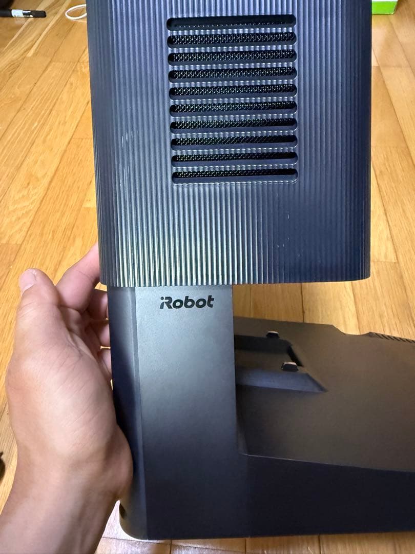 iRobot ロボット掃除機 ルンバ Combo j7+ (掃除機をかけ、拭く)