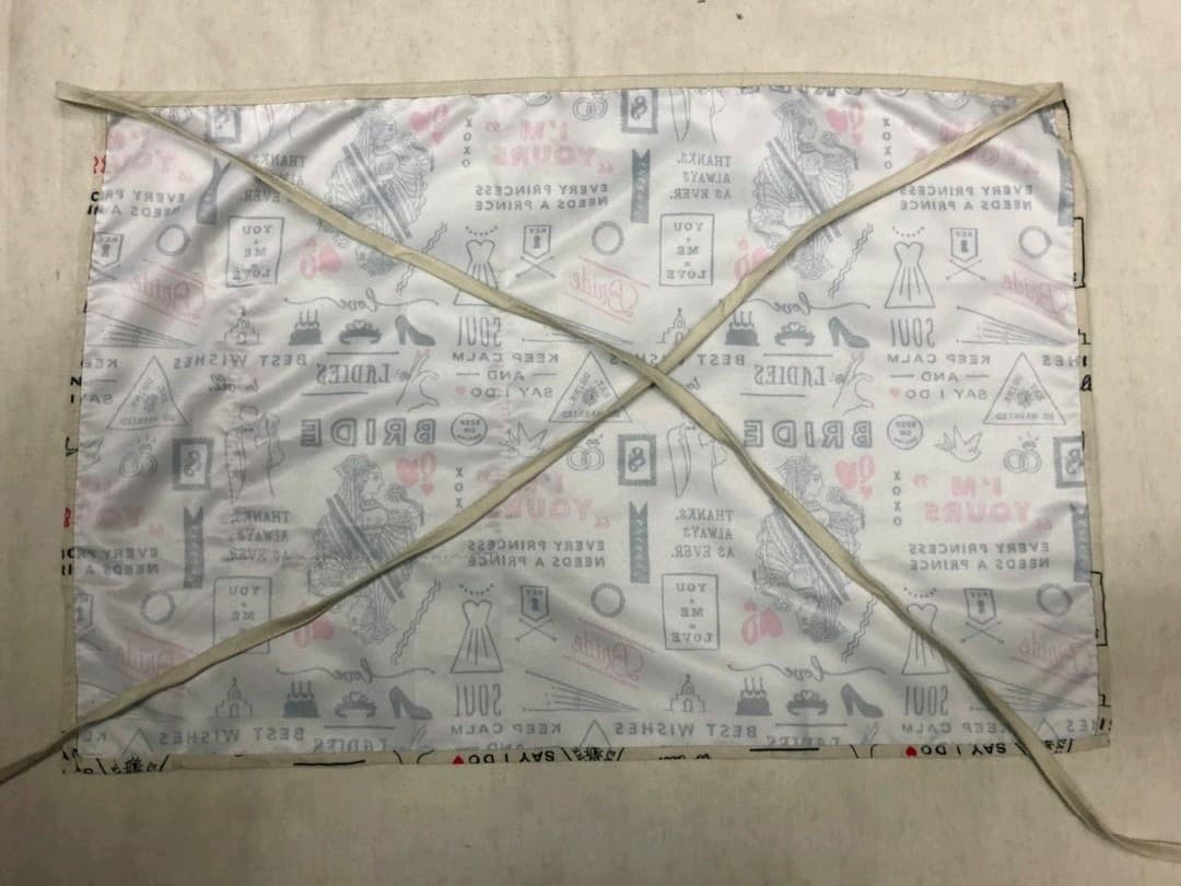 総柄　プリント　ラップ　エプロン　個性的　珍品　トランプ　女　メッセージ　白　赤