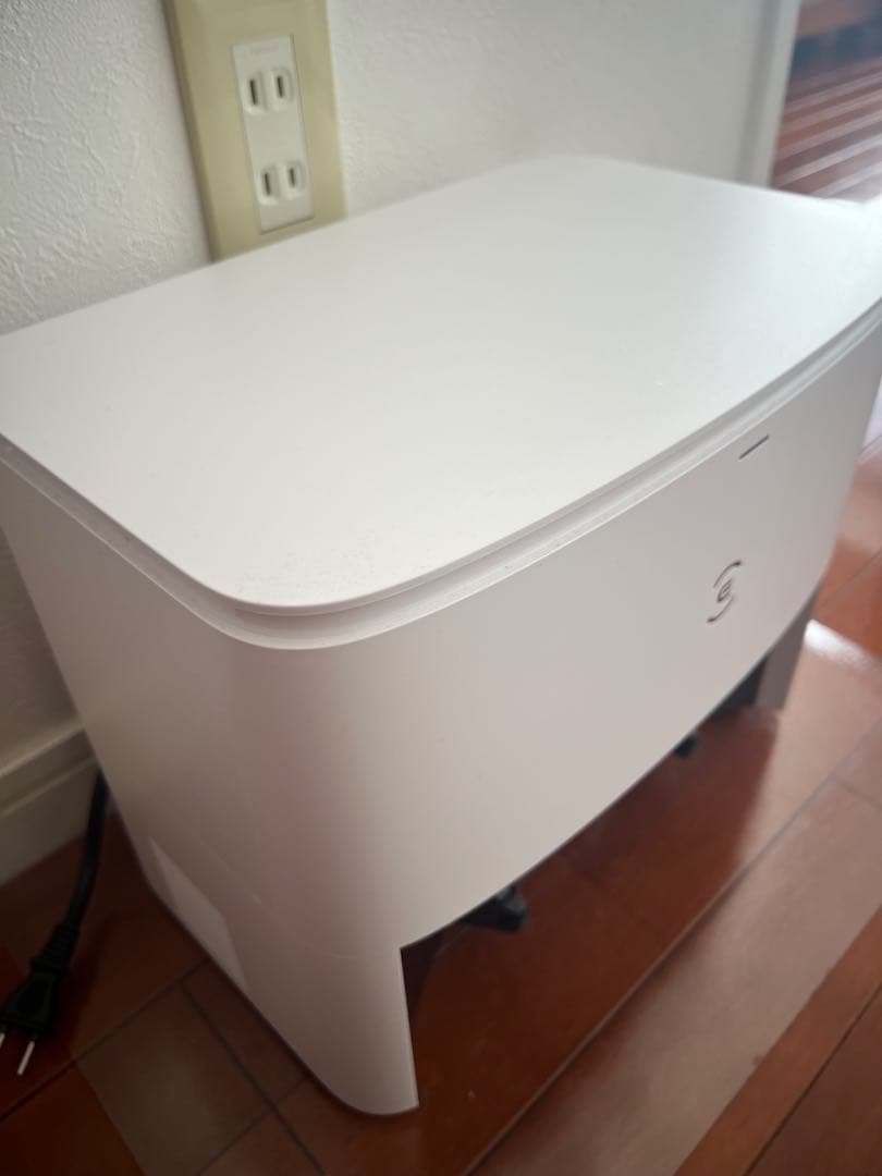 ECOVACS DEEBOY Y1 PLUSロボット掃除機 自動充電付き