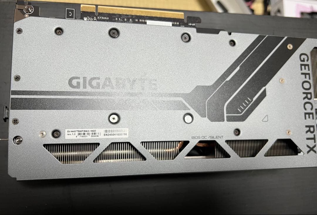 グラフィックボード・グラボ・ビデオカード GIGABYTE GEFORCE RTX 4070 Ti Super 16Gb