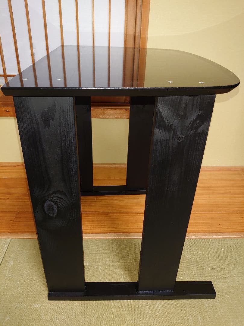 【累積137台目の出品】1台用パチスロ実機の置き台（シンプルスタンド）小さめ黒色