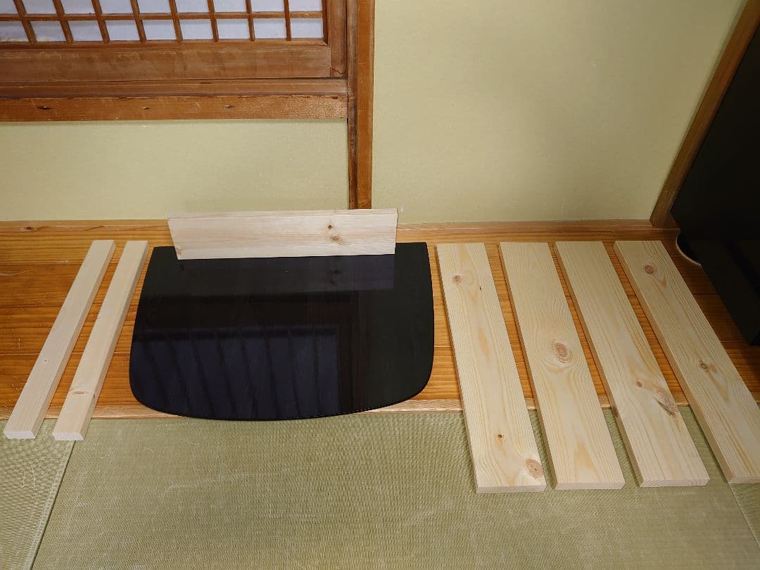 【累積137台目の出品】1台用パチスロ実機の置き台（シンプルスタンド）小さめ黒色