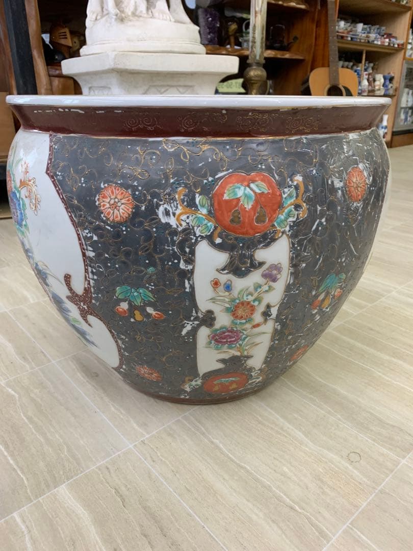 大きめの陶器製水鉢 花と鳥の絵柄