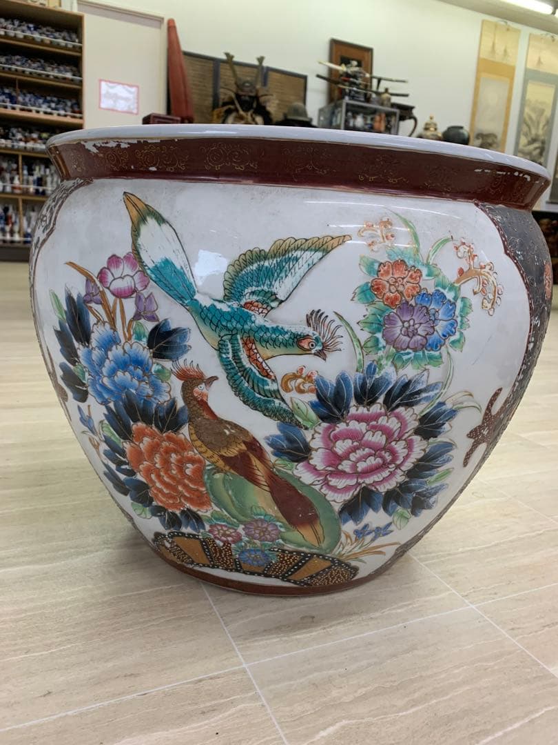 大きめの陶器製水鉢 花と鳥の絵柄