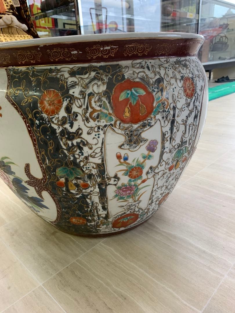 大きめの陶器製水鉢 花と鳥の絵柄