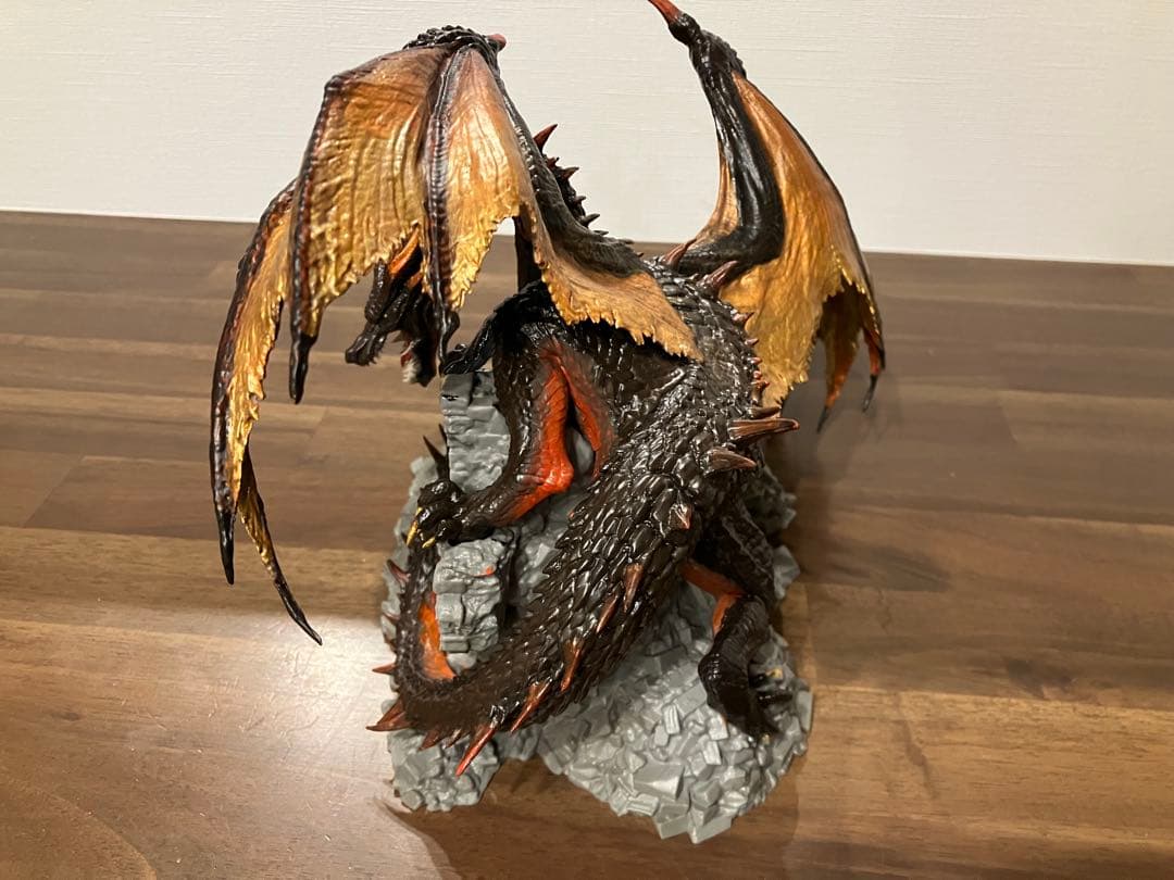 一番くじ　モンスターハンター　ミラボレアス　フィギュア(リペイント)