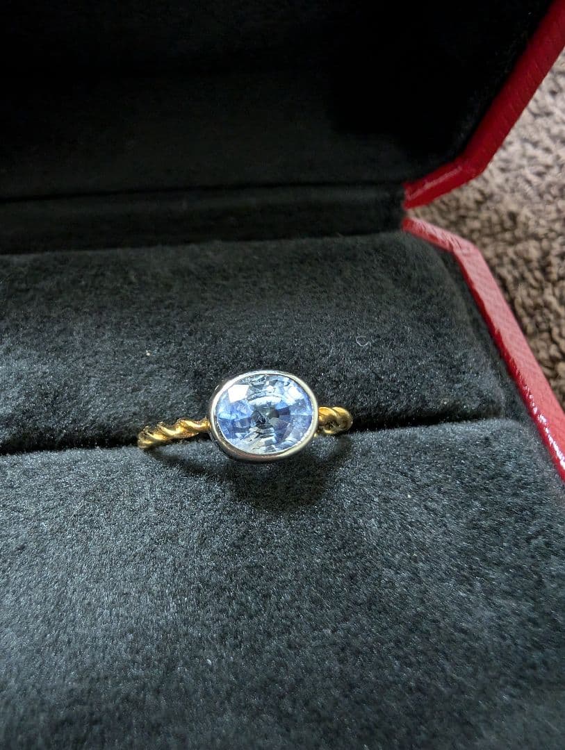 美品サファイアとプラチナ18金の指輪9号