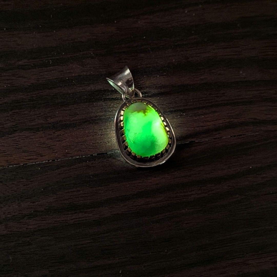 ハンドメイドの翡翠トップ　インディアンジュエリー風　オールハンドメイド