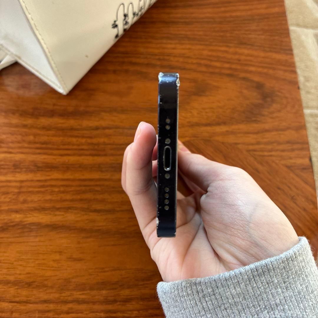 iPhone 12 miniブラック