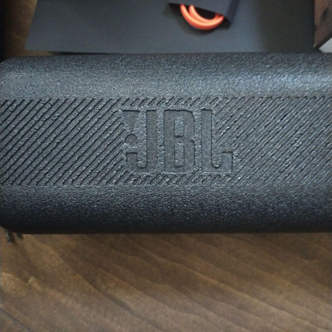 黒*井様 JBL FLiP5