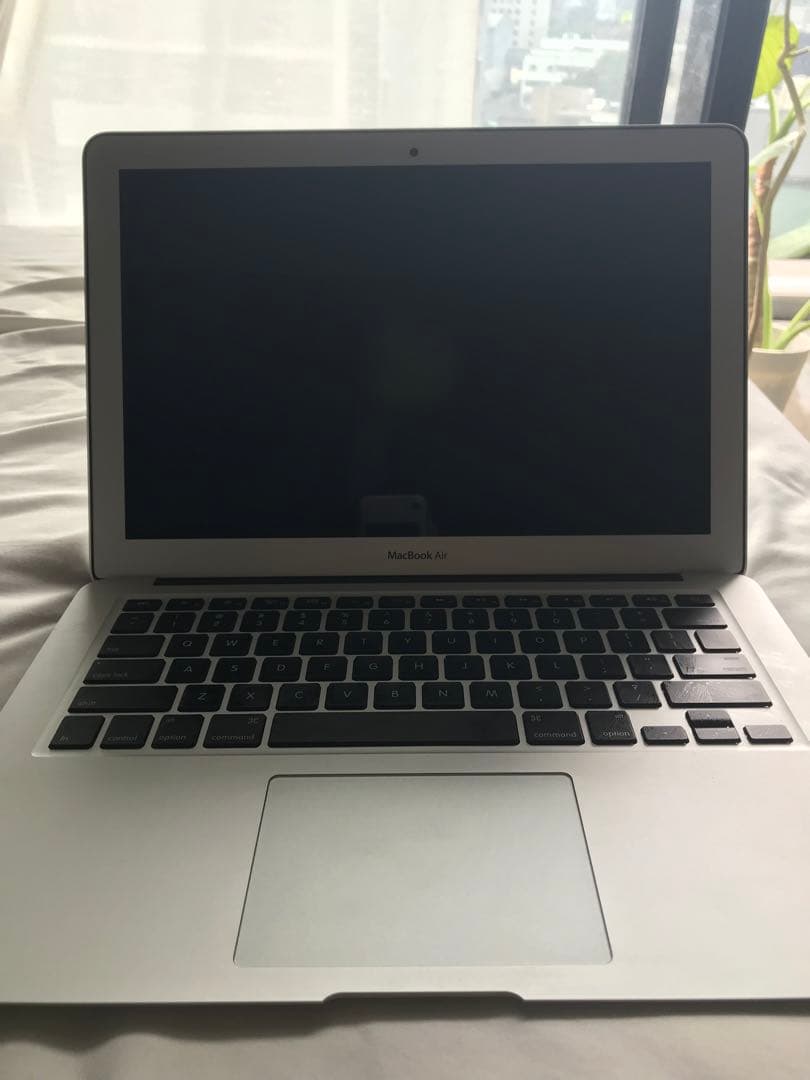 Apple MacBook Air 13インチ シルバー 充電器付き