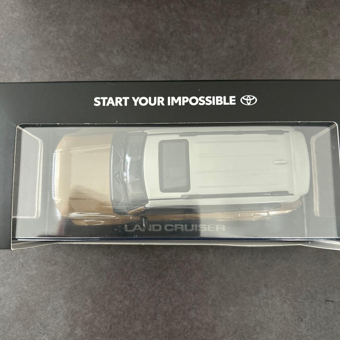 ランドクルーザー250 ミニカー　1/30
