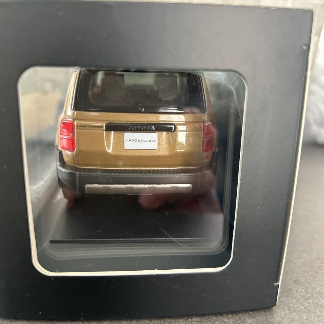 ランドクルーザー250 ミニカー　1/30